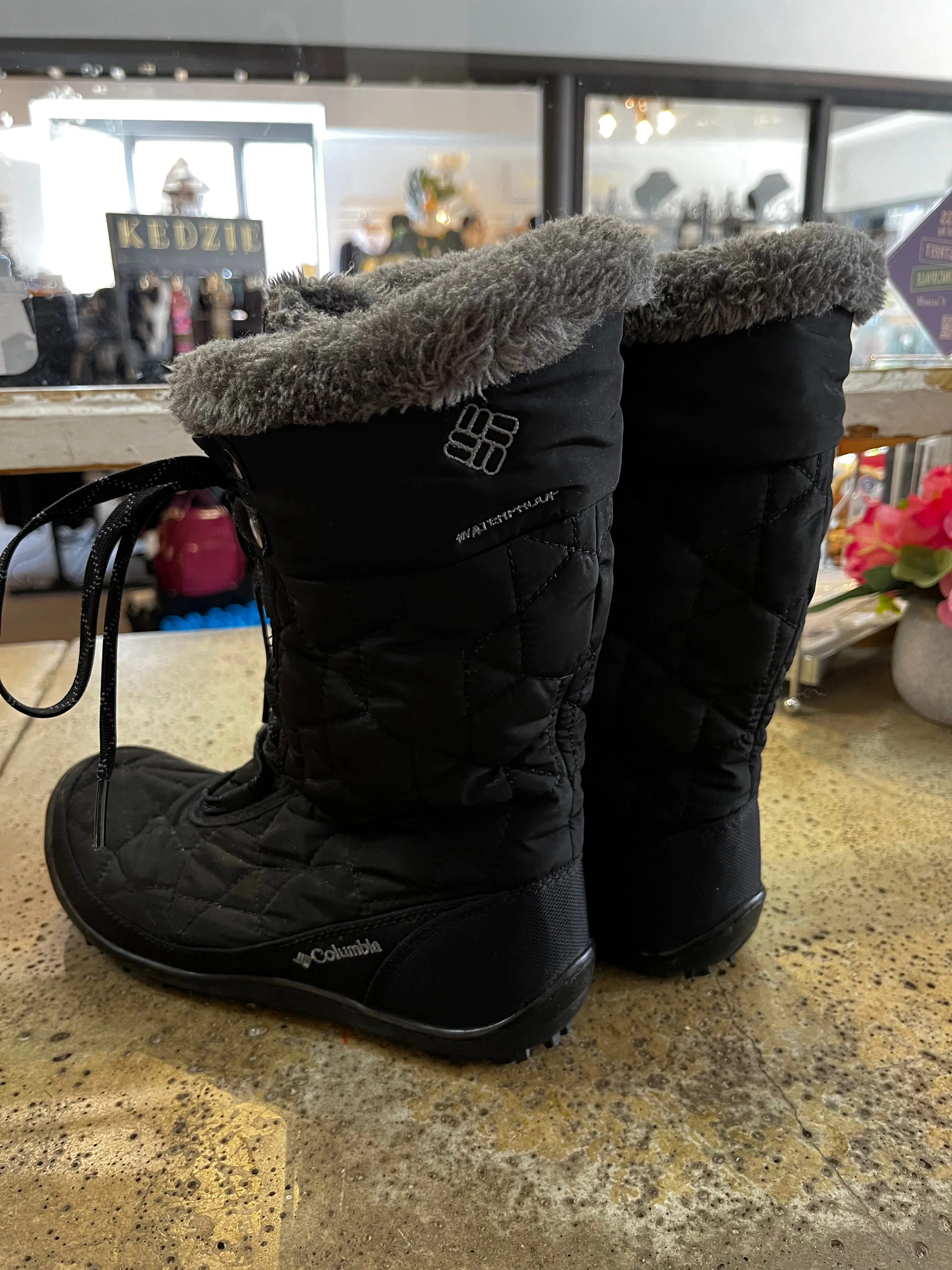 Columbia Winter Boots (Size 7)