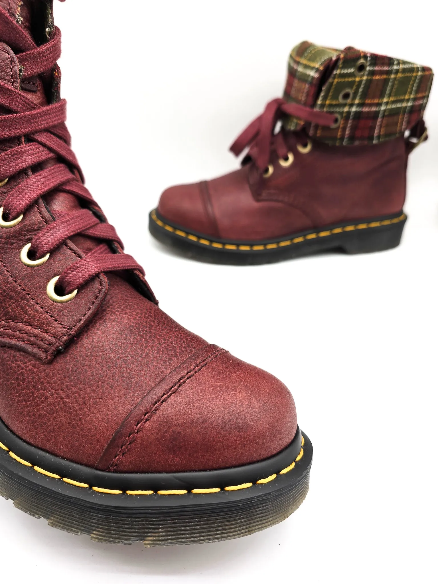 DR. MARTENS AIMILITA BURGUNDY PLAID