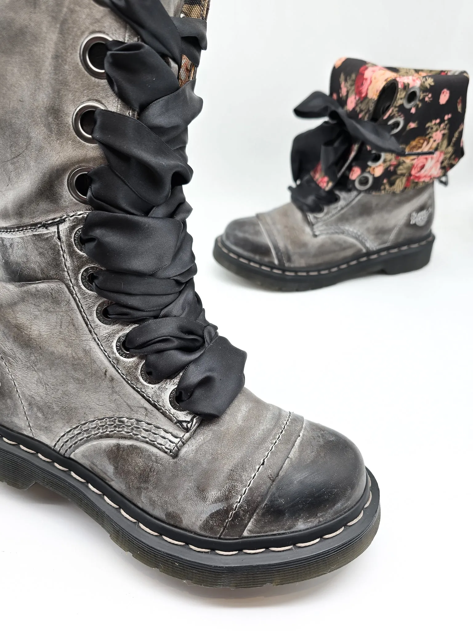 DR. MARTENS TRIUMPH BLACK MASSAI