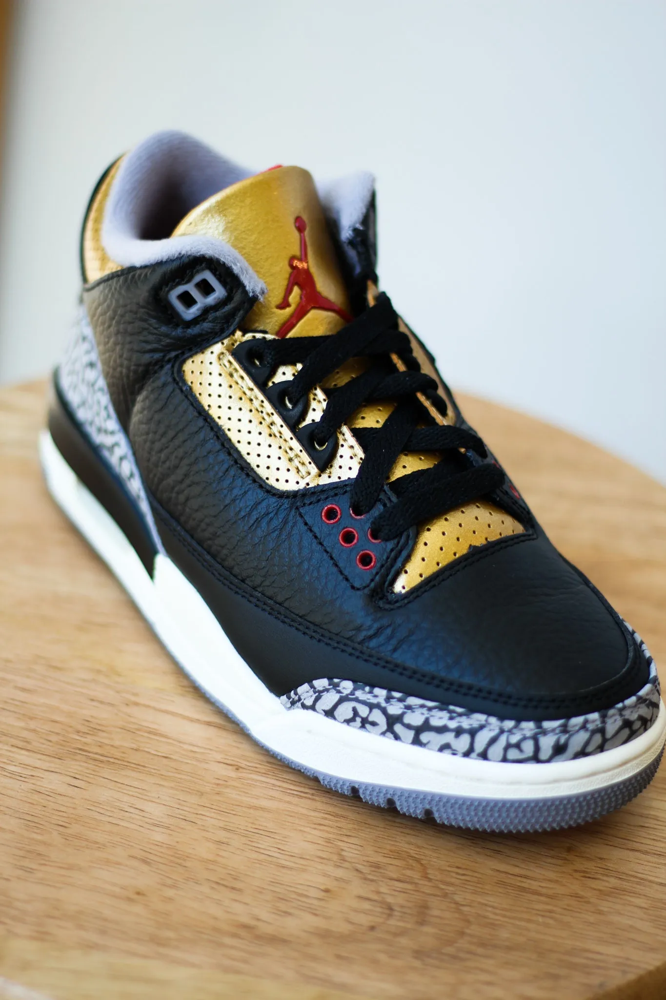 W AIR JORDAN 3 RETRO "BLACK CEMENT"